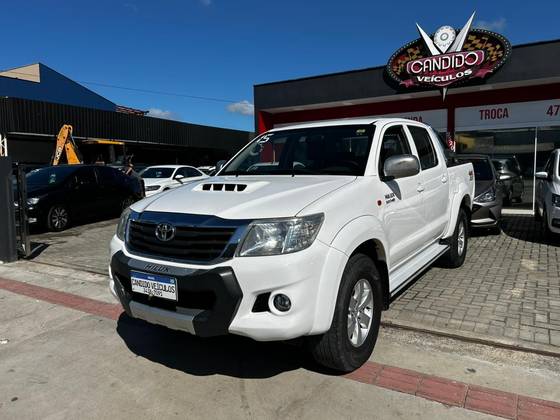 TOYOTA HILUX 3.0 SR 4X4 CD 16V TURBO INTERCOOLER DIESEL 4P AUTOMÁTICO TOYOTA HILUX 3.0 SR 4X4 CD 16V TURBO INTERCOOLER DIESEL 4P AUTOMÁTICO